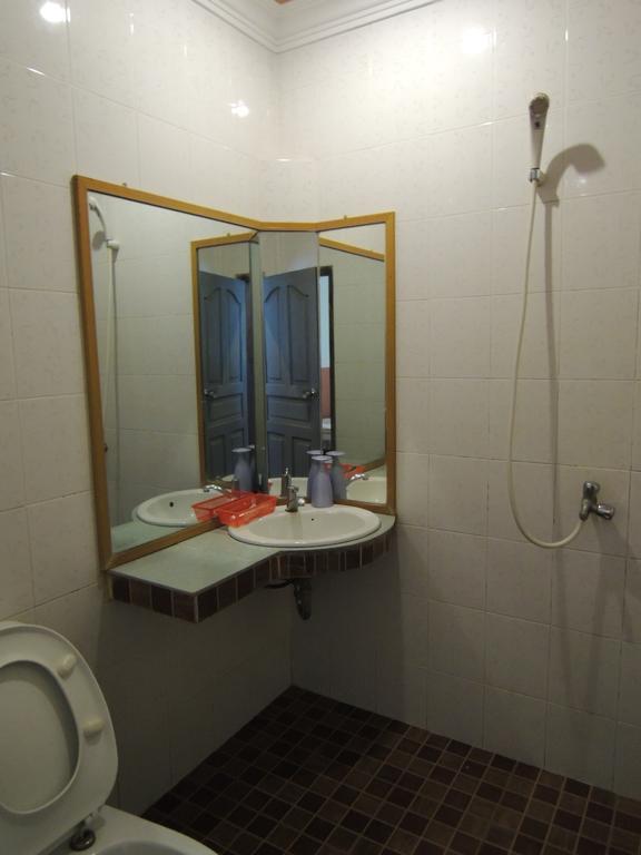 Thy Ny Hotel Battambang Szoba fotó